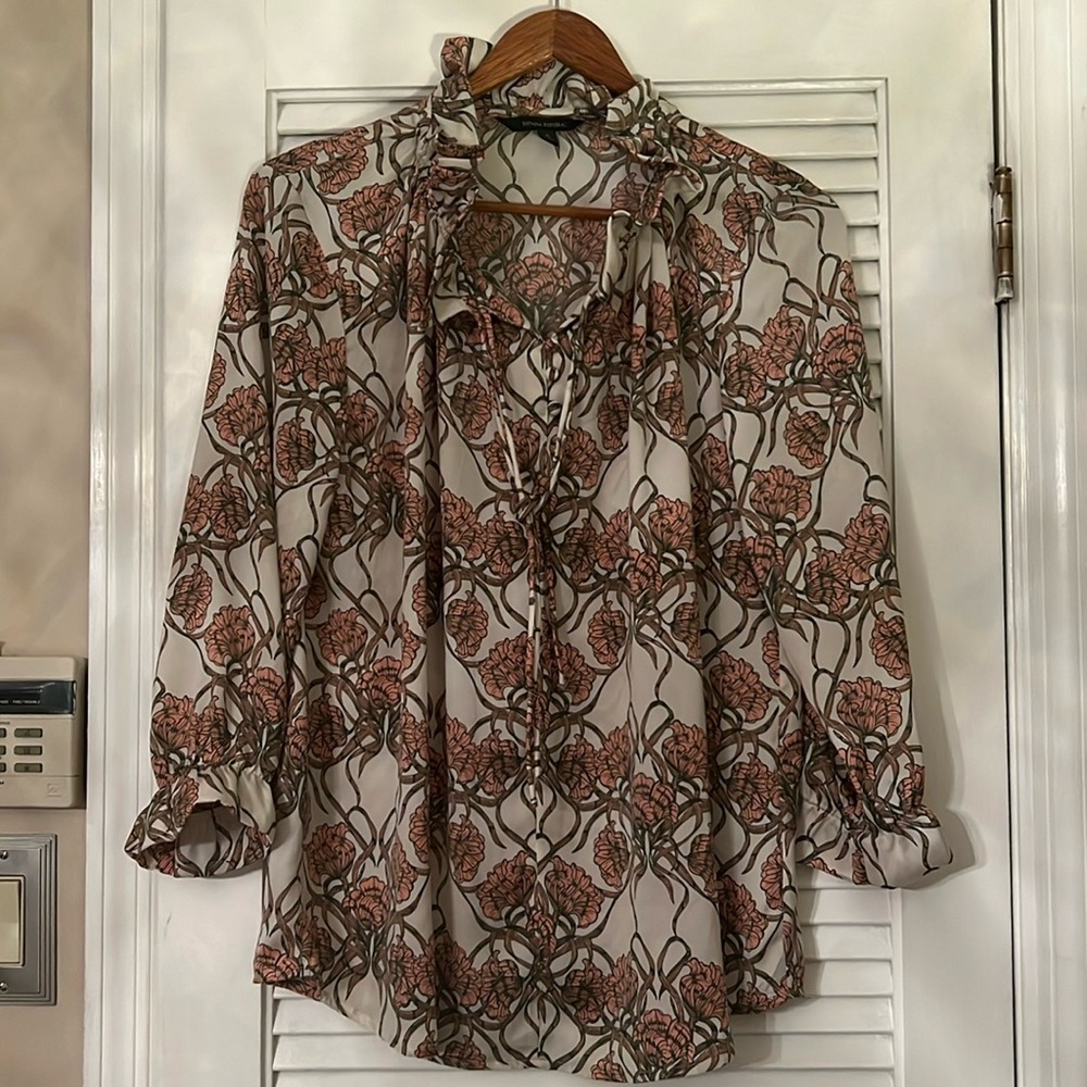 Banana Republic 100% polyester blouse